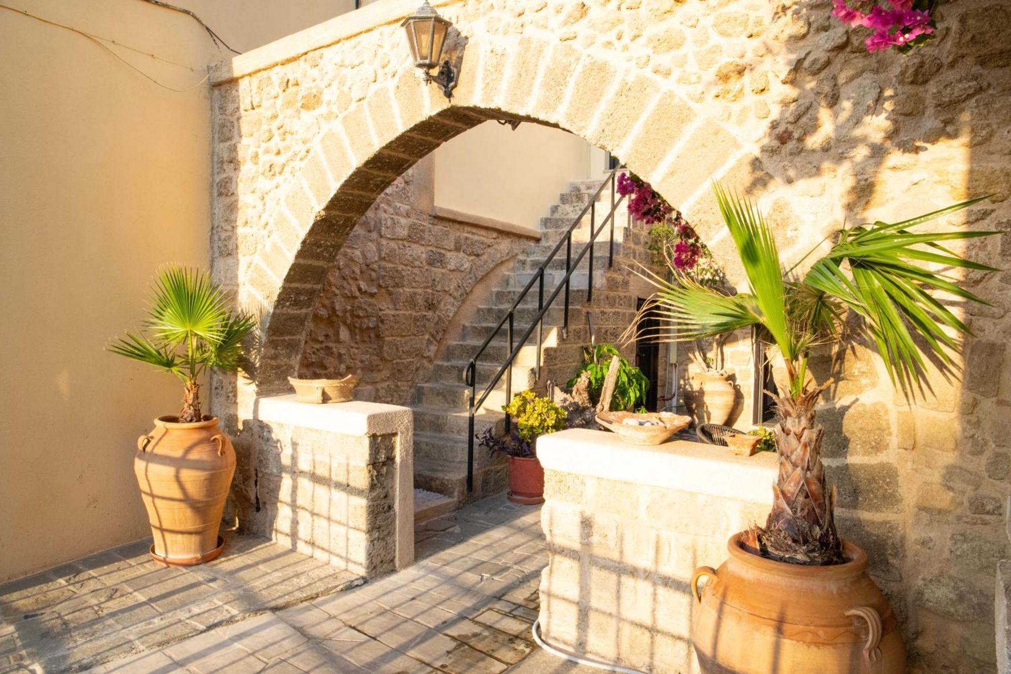 شقة The Old Town House Rhodes City المظهر الخارجي الصورة
