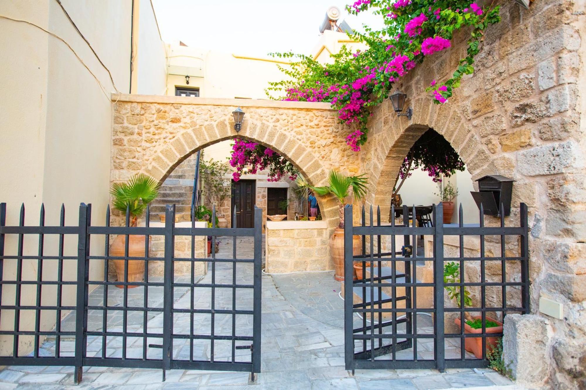 شقة The Old Town House Rhodes City المظهر الخارجي الصورة
