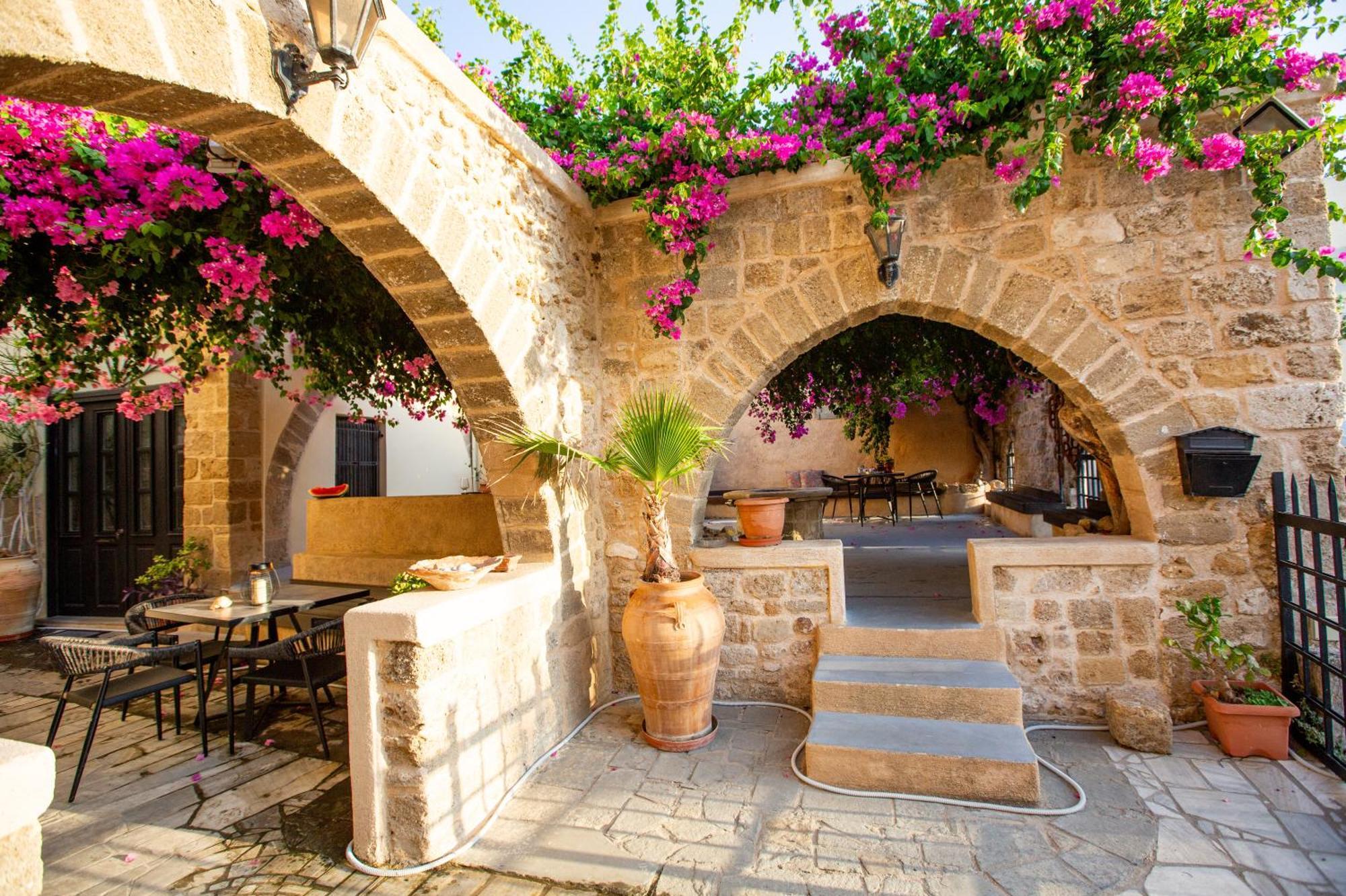 شقة The Old Town House Rhodes City المظهر الخارجي الصورة